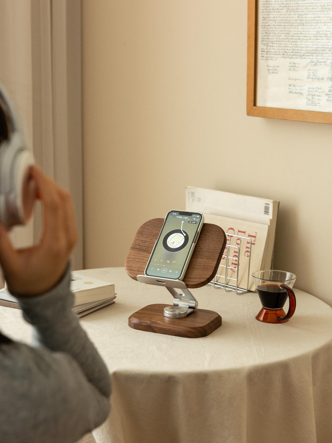 Phone & Tablet Stands