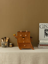 creative jewelry organizer