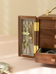 Necklace box