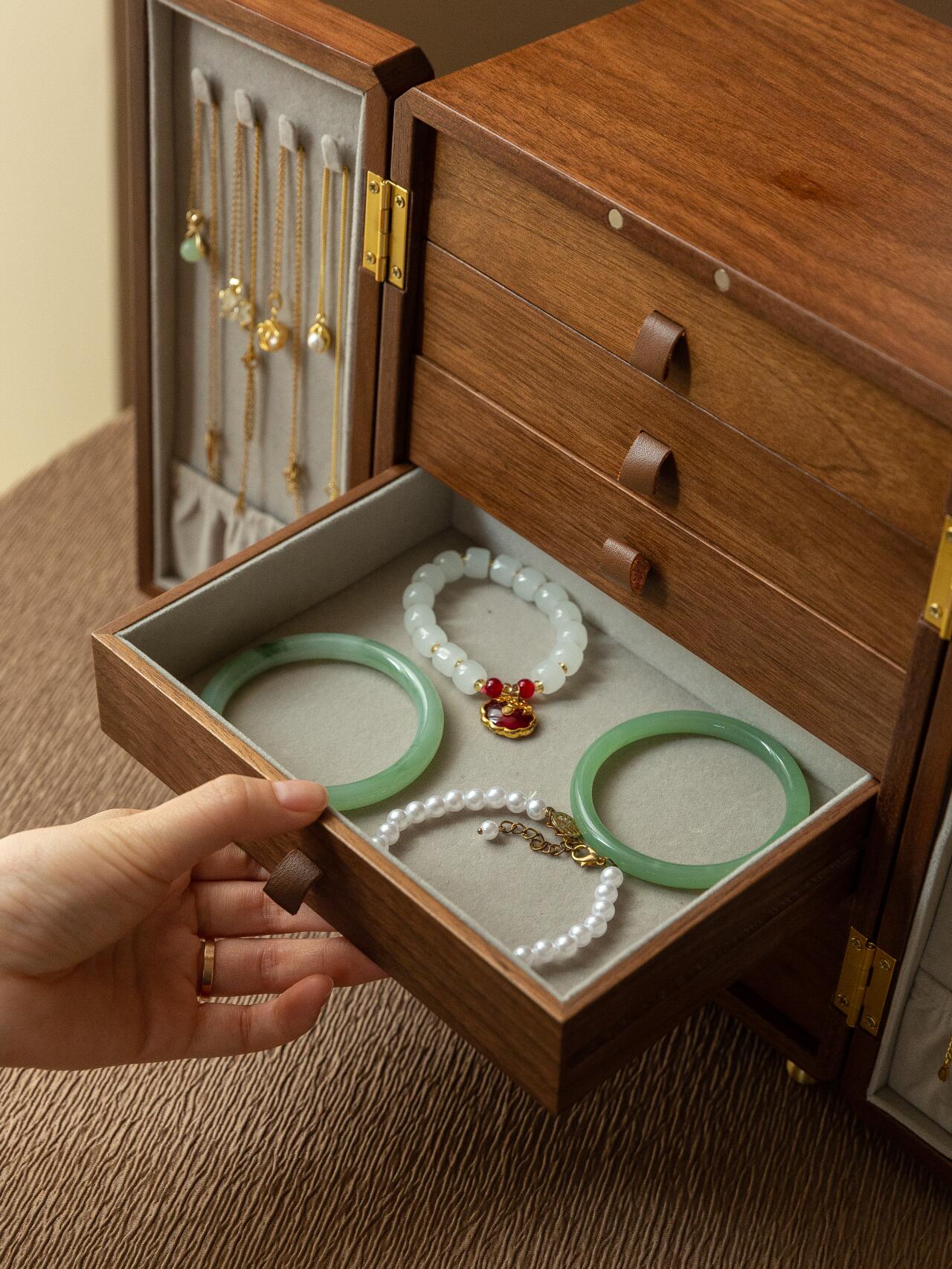 minimalist jewelry holder