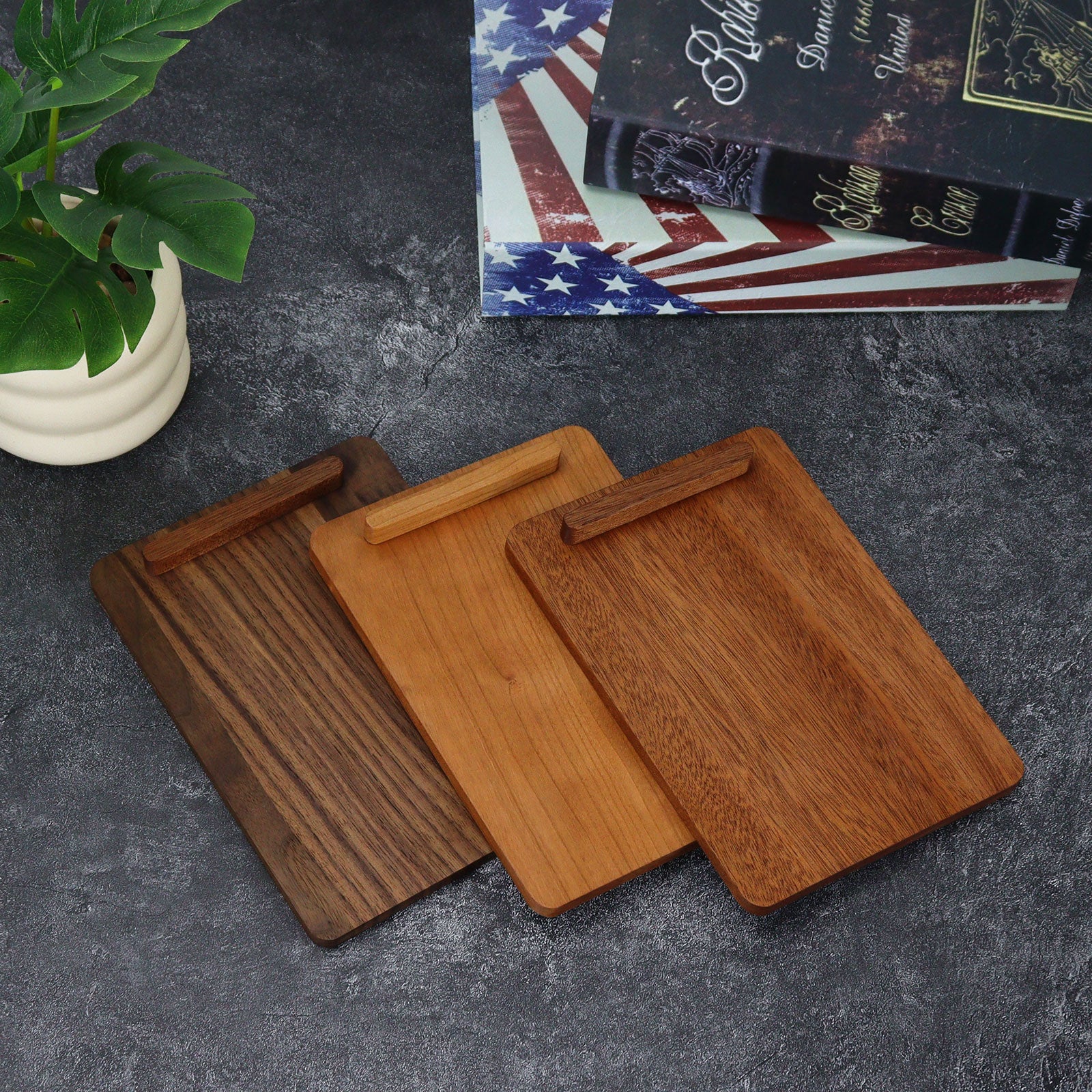 hand free wooden memo pad